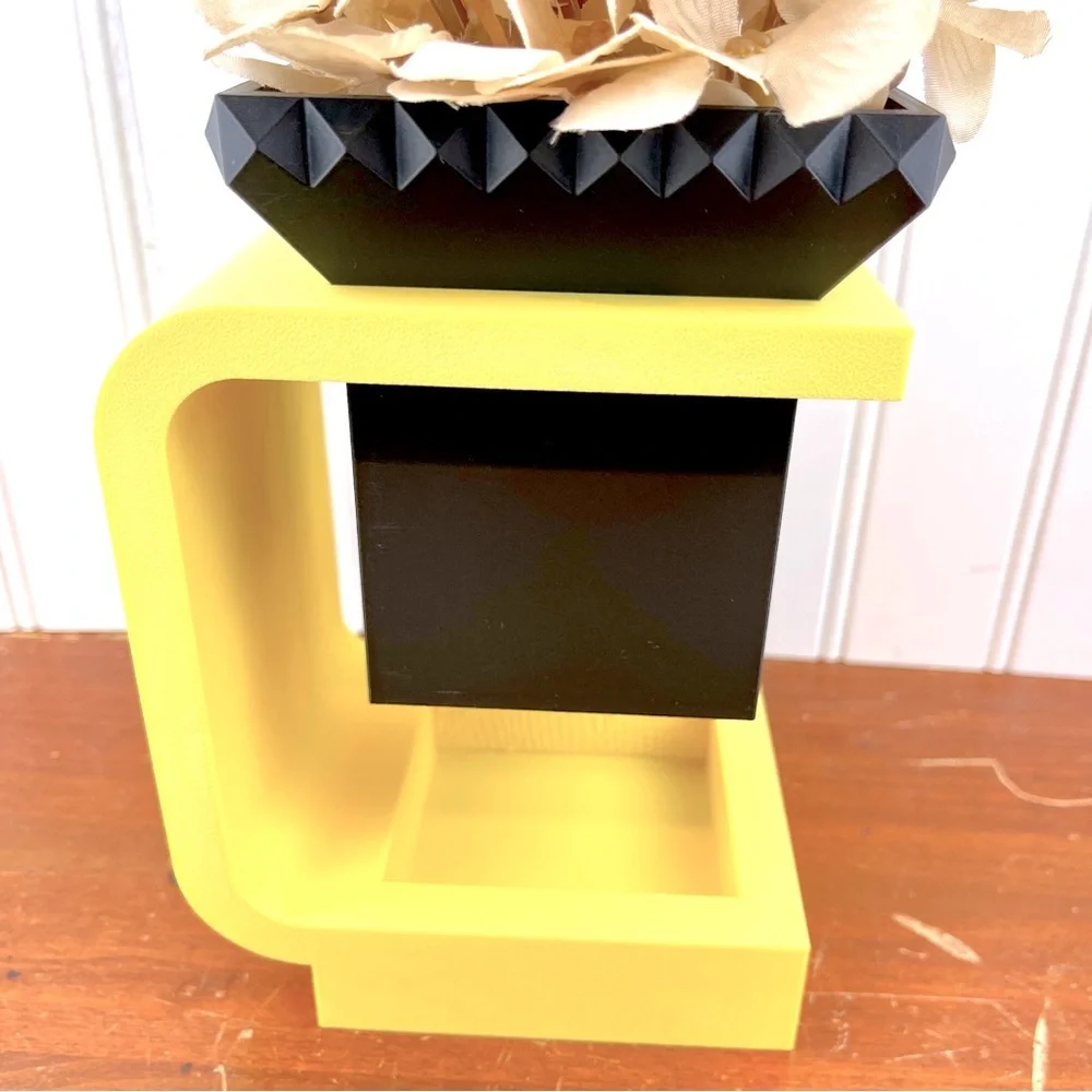 The Daka Planter, Planter with Stand, Indoor Flower Pot, Succulent